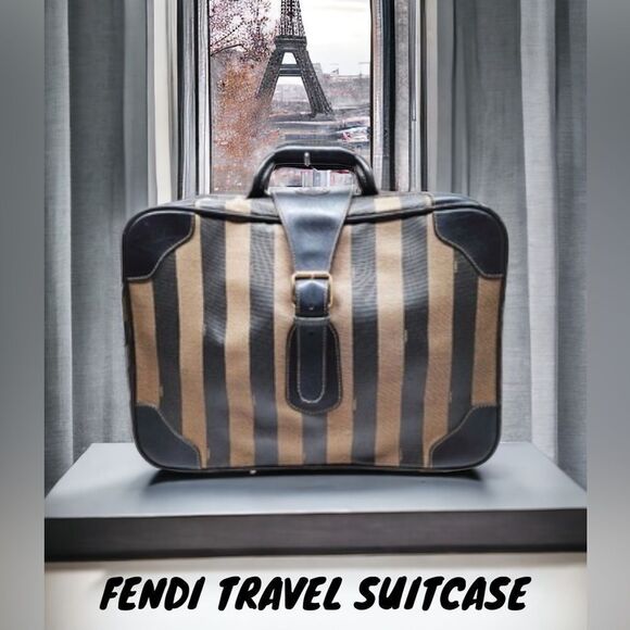AUTHENTIC LARGE VINTAGE FENDI VACATION TRAVEL SUITCASE BAG - Picture 1 of 4